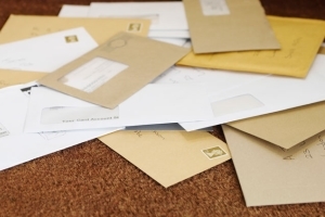 Сколько посылка хранится на Почте России бесплатно: как долго по времени лежит заказное и судебное письмо, какое количество дней бандероль, и сроки для товара