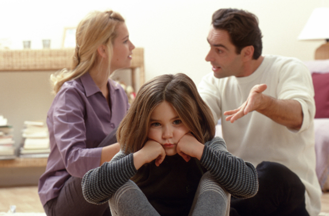 Можно ли и как ограничить отца в общении с ребенком после развода?