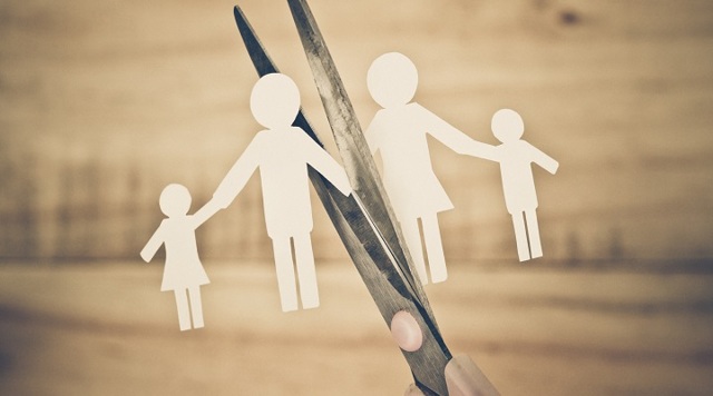 Определение места жительства ребенка (детей) при разводе: в судебном порядке, без суда, образец иска