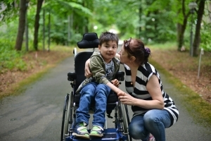 Льготы родителям, если ребенок-инвалид: виды помощи от государства в различных жизненных сферах