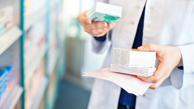 Документы, подтверждающие качество товара: бумаги удостоверения продукции, лекарственных и иных средств аптечного ассортимента, а также роль паспорта и сертификации
