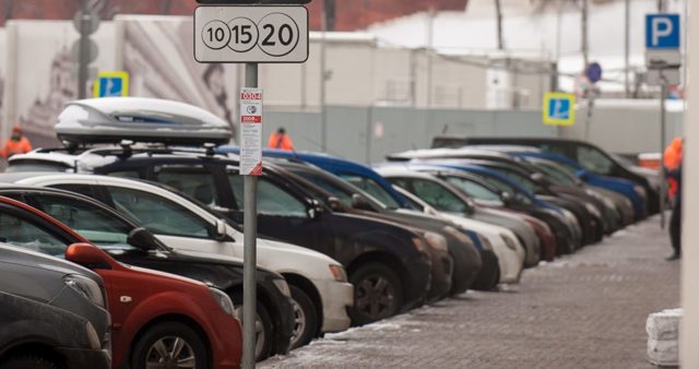 Бесплатные парковки в период пандемии – насколько нужен такой закон автомобилистам?