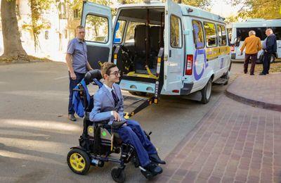 Льготное такси для инвалидов в 2022 году: кому положено и как заказать