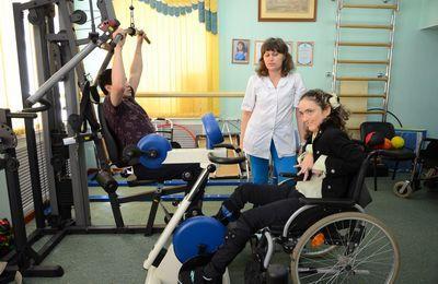 Реабилитация и абилитация инвалидов в 2022 году в России: что это, программы и мероприятия, разница, цели
