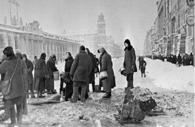 Пенсия блокадников Ленинграда в России: размер в 2022 году, порядок оформления и условия назначения, последние новости