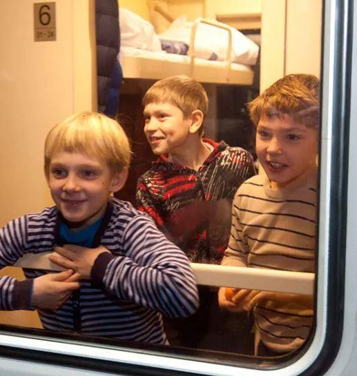 Как школьникам получить скидку на проезд на поезде в 2023 году
