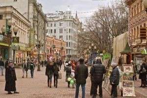 Шуметь на улице: до скольки можно шуметь в выходной по закону в Российской Федерации, куда обратиться для этого и как вызвать полицию