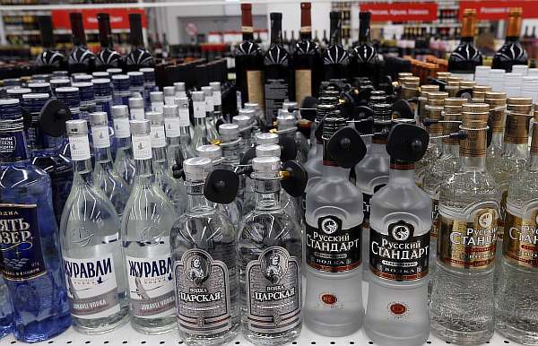 Продажа алкоголя в Ленинградской области: время 2023, до скольки и со скольки, часы, когда можно купить спиртное в магазинах
