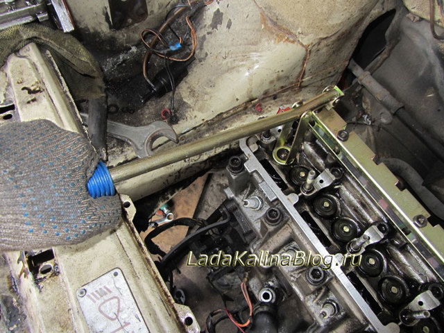 Как поменять сальники клапанов на автомобиле Lada 110