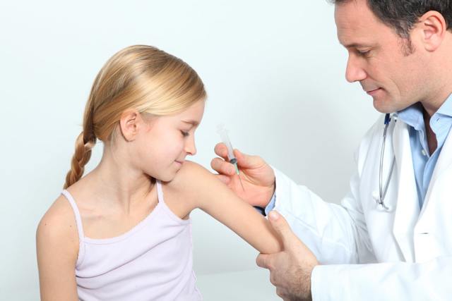 Сколько стоит вакцинация ребенка и как сэкономить