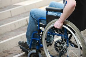 Пособие по инвалидности: какие выплаты положены инвалидам 1,2 и 3 групп